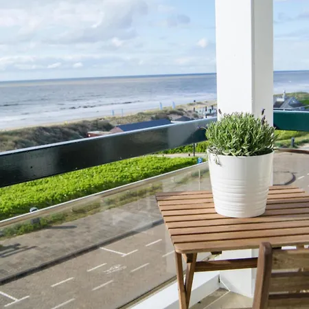 Aan Zee Apartment